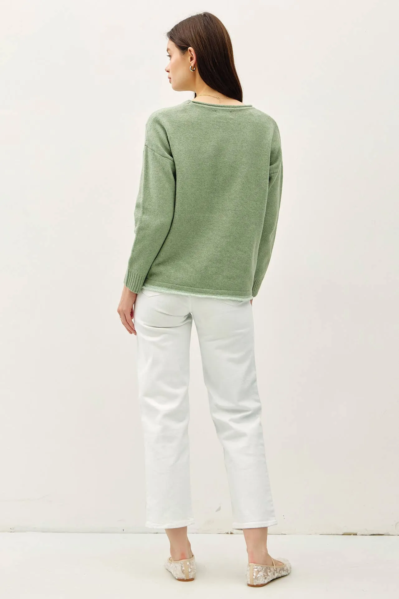 COZY ACCENT COLOR SOLID SWEATER