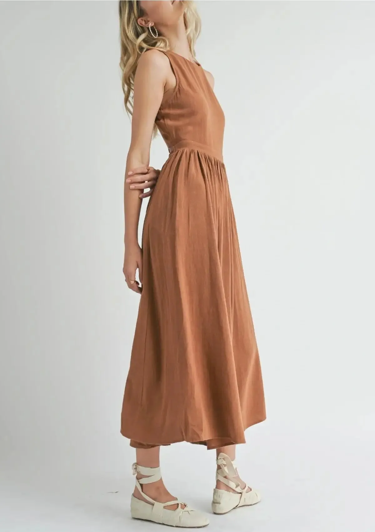 Sugarloaf Buttoned Back Midi Dress - Brown