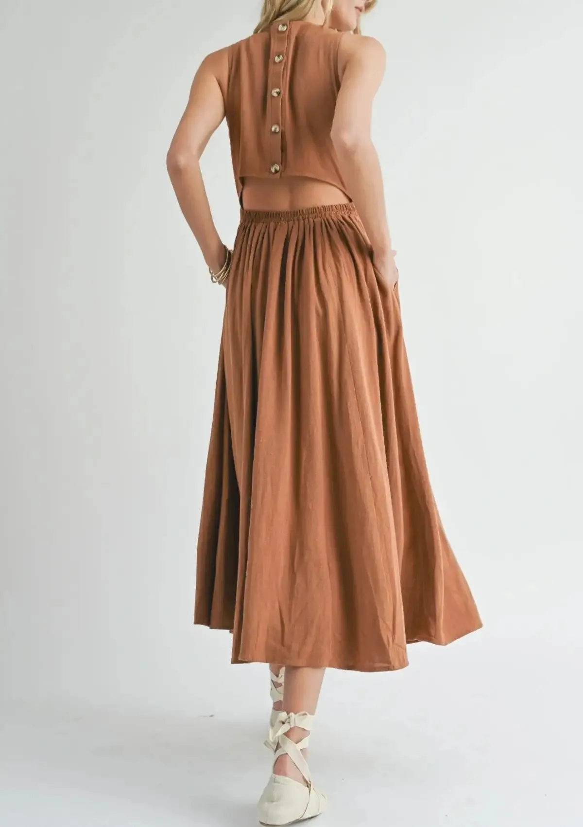 Sugarloaf Buttoned Back Midi Dress - Brown